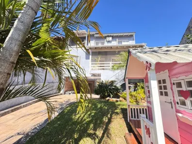 Casa com 3 Quartos à venda, 348m² no Ipanema, Porto Alegre