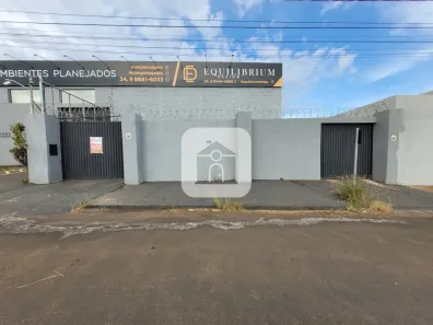 Galpão/Depósito/Armazém para alugar, 250m² no Segismundo Pereira, Uberlândia