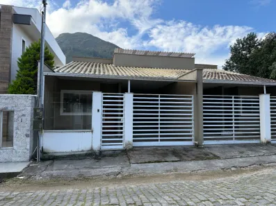 Casa com 3 Quartos para alugar, 140m² no Cônego, Nova Friburgo