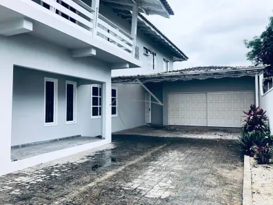 Casa com 8 Quartos para alugar, 400m² no Centro, Jaraguá do Sul
