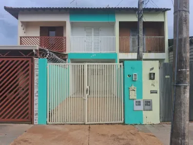 Casa com 3 Quartos para alugar, 141m² no Vila Harmonia, Araraquara