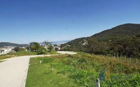 Lote/Terreno à venda, 639m² no Itacorubi, Florianópolis