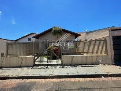 Imóvel Comercial à venda, 300m² no Parque Residencial Iguatemi, Araraquara