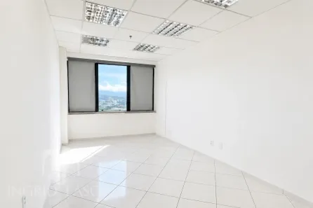 Sala Comercial com 2 Quartos para alugar, 51m² no Imbetiba, Macaé