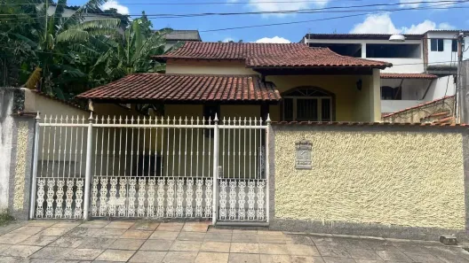 Casa com 2 Quartos à venda, 300m² no Bangu, Rio de Janeiro
