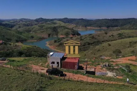 Fazenda/Sítio com 3 Quartos à venda, 200m² no Jardim Colônia, Jacareí