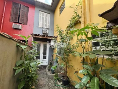 Casa com 3 Quartos à venda, 207m² no Encruzilhada, Santos