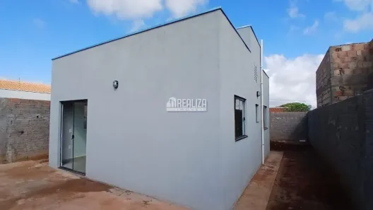 Casa com 2 Quartos para alugar, 200m² no Jardim Espanha, Uberaba