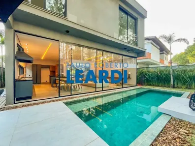Casa de Condomínio com 4 Quartos para alugar, 310m² no Alphaville, Santana de Parnaíba