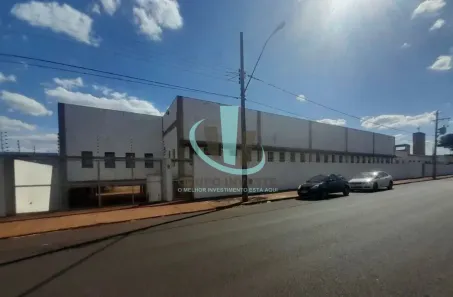 Prédio Comercial para alugar, 3603m² no Parque Laranjeiras, Araraquara