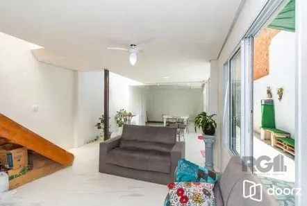 Casa com 3 Quartos à venda, 117m² no Azenha, Porto Alegre