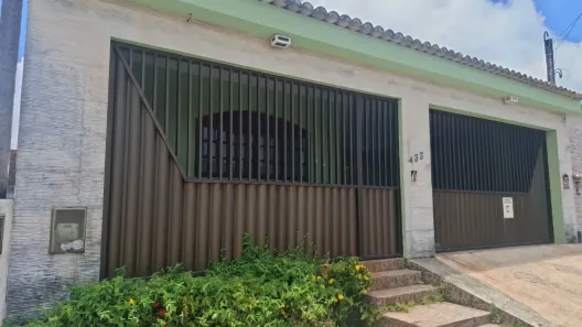 Casa com 3 Quartos para alugar, 120m² no Capim Macio, Natal
