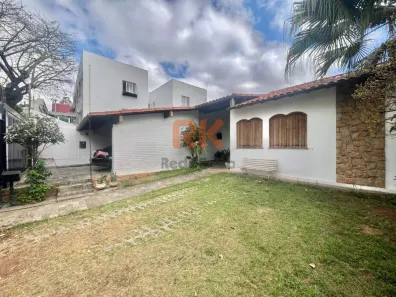 Casa com 3 Quartos para alugar, 320m² no São Luiz, Belo Horizonte