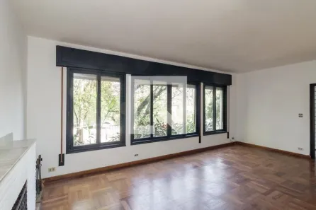 Casa com 3 Quartos à venda, 400m² no Pacaembu, São Paulo