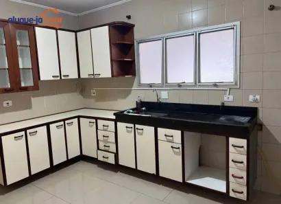 Casa de Condomínio com 2 Quartos para alugar, 150m² no Jardim Santa Maria, Jacareí