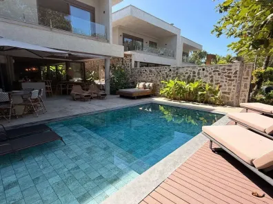Casa de Condomínio com 5 Quartos à venda, 380m² no Camburi, São Sebastião