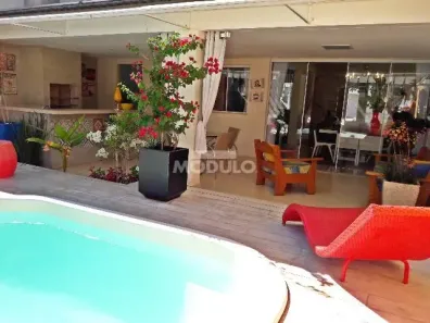 Casa de Condomínio com 3 Quartos para alugar, 200m² no Jardim Karaíba, Uberlândia