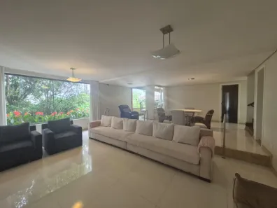 Casa com 13 Quartos para alugar, 600m² no Santa Amélia, Belo Horizonte