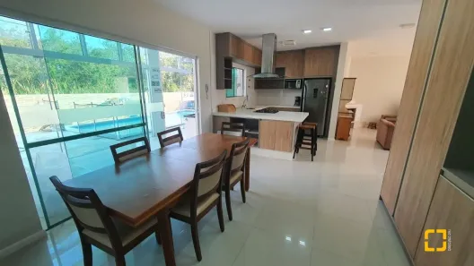 Casa de Condomínio com 4 Quartos à venda, 224m² no Cachoeira do Bom Jesus, Florianópolis