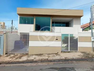 Casa com 5 Quartos à venda, 366m² no Araés, Cuiabá