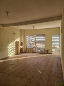 Sobrado com 3 Quartos à venda, 179m² no Jardim Elvira, Osasco