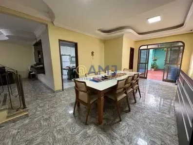Casa com 3 Quartos à venda, 245m² no Jardim América, Goiânia