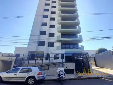 Apartamento com 3 Quartos para alugar, 170m² no Centro, São Carlos