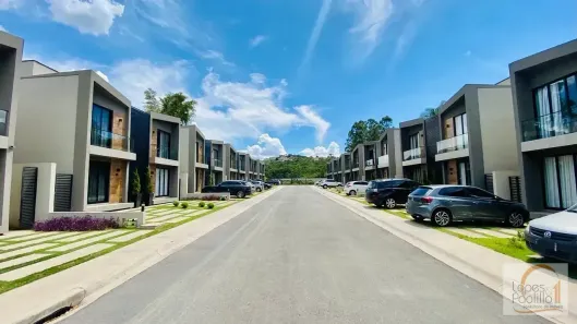 Casa de Condomínio com 2 Quartos à venda, 83m² no Marmeleiro, Atibaia