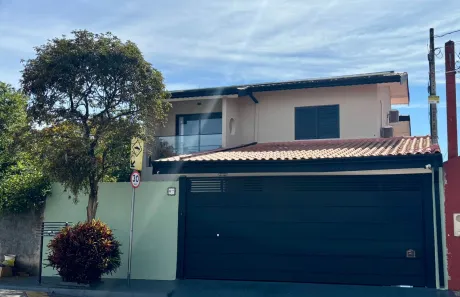 Casa com 5 Quartos à venda, 200m² no Jardim Ipê, Atibaia