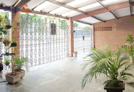 Sobrado com 3 Quartos à venda, 245m² no Jardim Oriente, São José dos Campos
