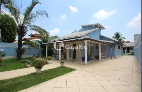 Casa de Condomínio com 3 Quartos para alugar, 271m² no Jacarepaguá, Rio de Janeiro