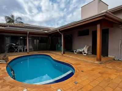 Casa com 3 Quartos à venda, 200m² no Dois Córregos, Piracicaba