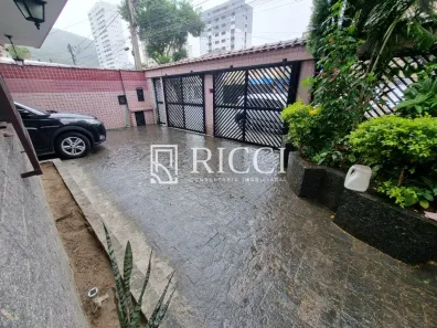 Sobrado com 4 Quartos à venda, 243m² no Marapé, Santos
