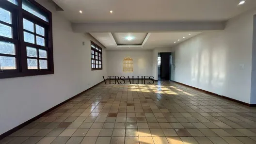 Casa com 8 Quartos para alugar, 400m² no Floresta, Belo Horizonte
