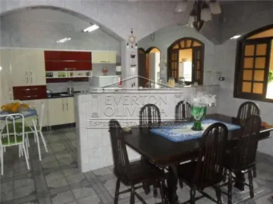 Sobrado com 3 Quartos à venda, 136m² no Jardim Santa Maria, Jacareí