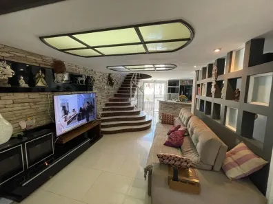 Casa de Condomínio com 4 Quartos à venda, 280m² no Itaipu, Niterói