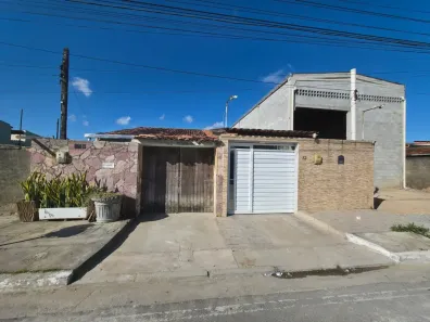 Casa com 2 Quartos à venda, 100m² no Santa Lúcia, Maceió