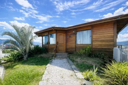Casa com 3 Quartos para alugar, 220m² no Passa Vinte, Palhoça