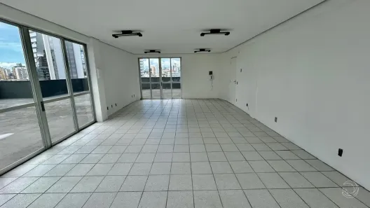 Sala Comercial à venda, 220m² no Canto, Florianópolis
