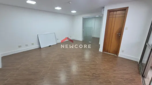 Sala Comercial à venda, 44m² no Marapé, Santos