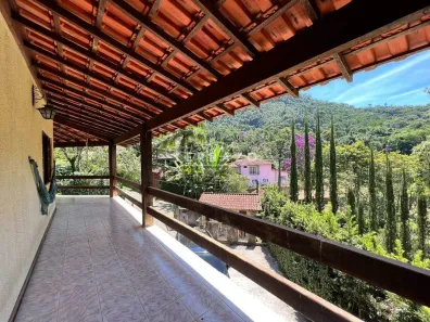 Casa de Condomínio com 3 Quartos à venda, 266m² no Vargem Grande, Teresópolis