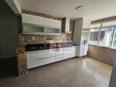 Apartamento com 3 Quartos à venda, 240m² no Centro, Juiz de Fora