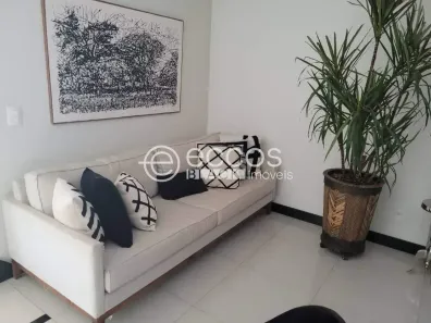 Casa com 4 Quartos à venda, 236m² no Jardim Inconfidência, Uberlândia
