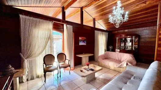 Casa com 3 Quartos à venda, 750m² no Parque São Luiz, Jundiaí