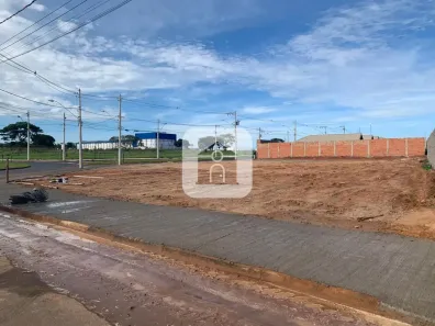 Lote/Terreno à venda, 1500m² no Loteamento Residencial Pequis, Uberlândia