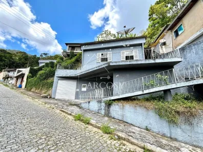 Casa com 2 Quartos à venda, 325m² no Centro, Petrópolis
