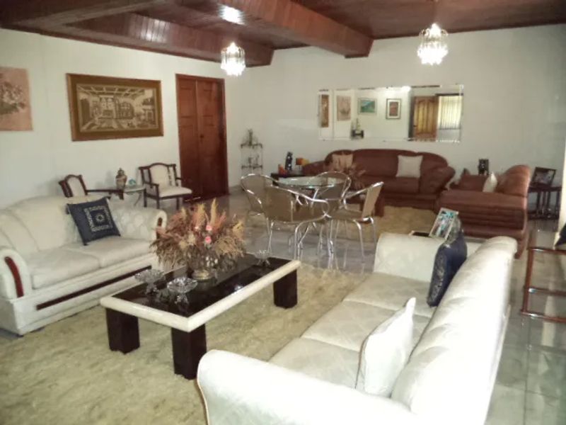 Casa com 4 quartos — Bandeirantes (Pampulha), Belo Horizonte