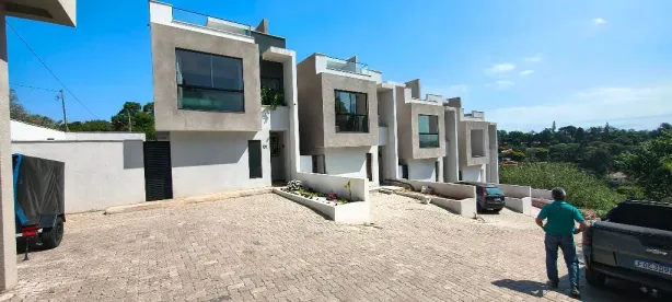 Casa de Condomínio com 3 Quartos à venda, 180m² no Jardim Ana Estela, Carapicuíba