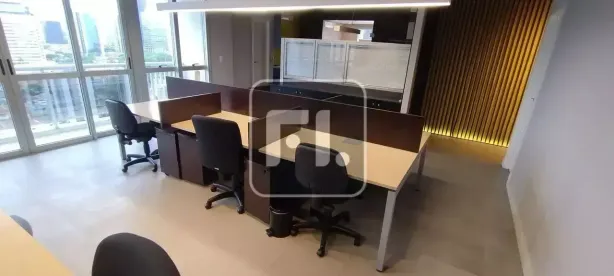 Sala Comercial à venda, 110m² no Cidade Monções, São Paulo