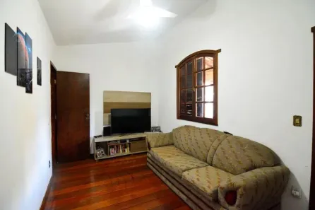 Casa com 3 Quartos à venda, 400m² no Conjunto Califórnia, Belo Horizonte